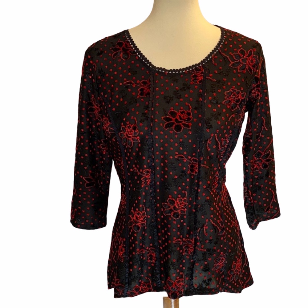 Dress Barn established 1962 Red & Black Top